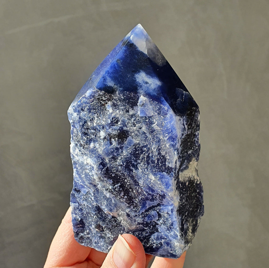 Sodalite Rough Based Polished Top Generators